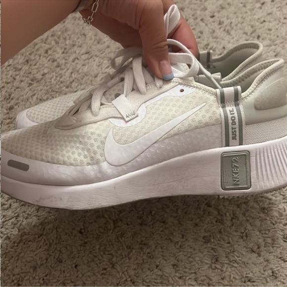 WHITE NIKE REPOSTO - Picture 4 of 11